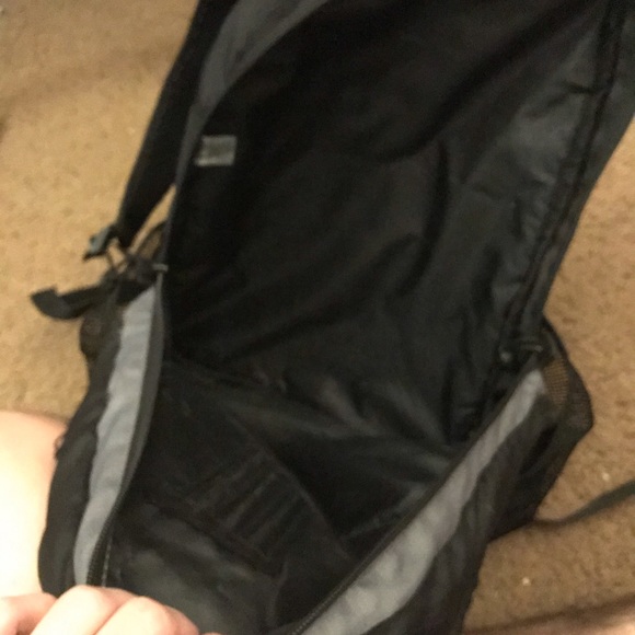 Under Armour Backpack - Picture 2 of 3